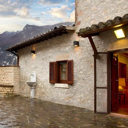 Villa Con Piscina "La Dogana Di Spoleto " 圣安那托利亚迪纳 外观 照片