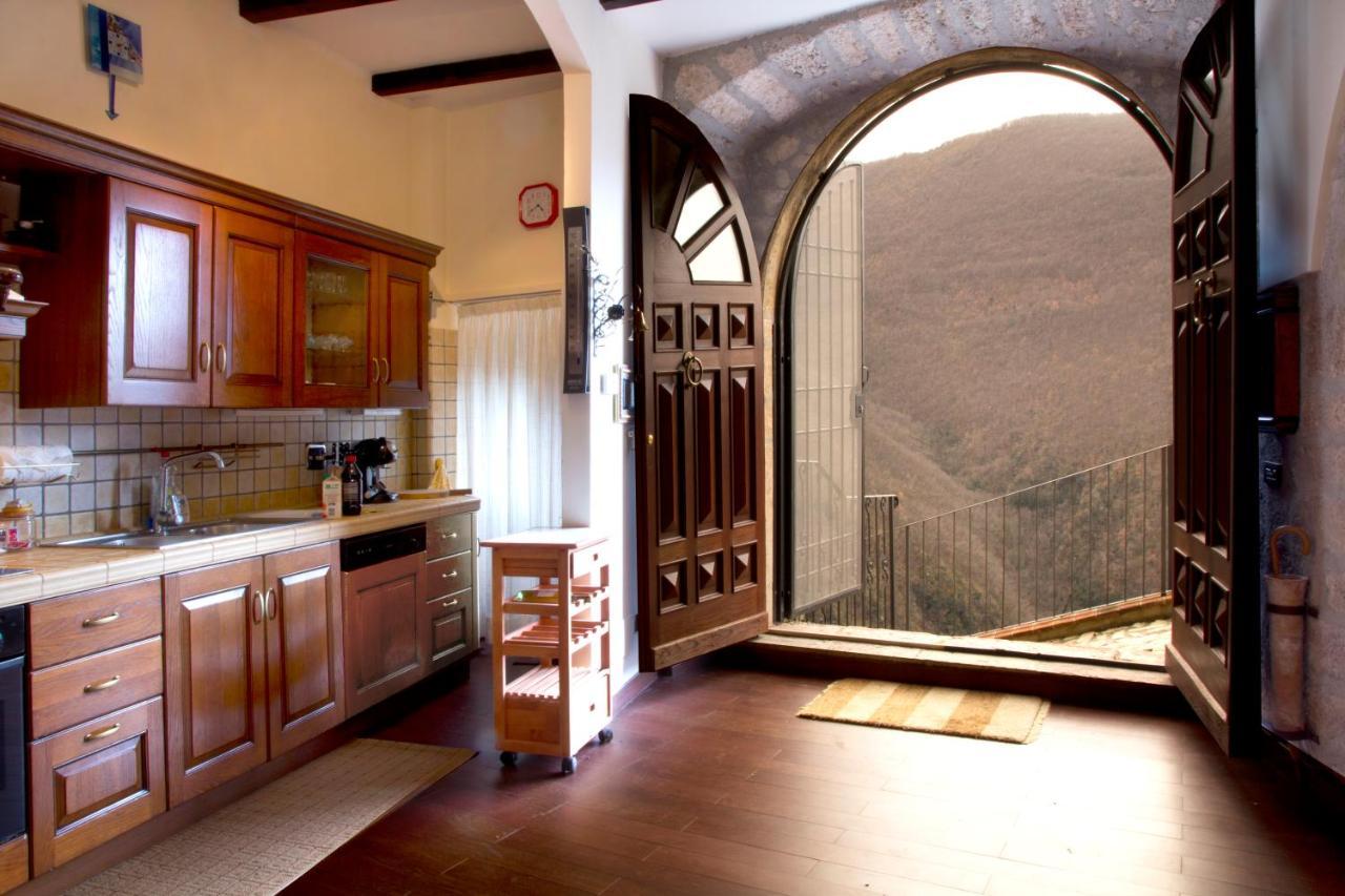 Villa Con Piscina "La Dogana Di Spoleto " 圣安那托利亚迪纳 外观 照片