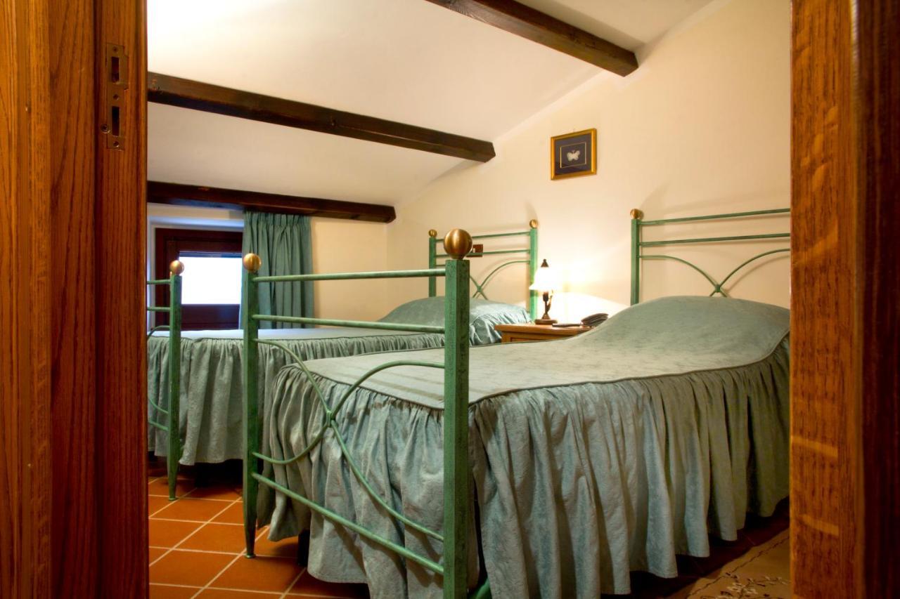 Villa Con Piscina "La Dogana Di Spoleto " 圣安那托利亚迪纳 外观 照片
