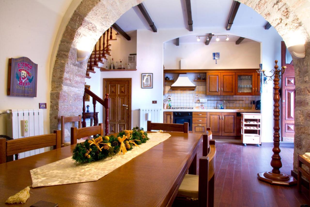 Villa Con Piscina "La Dogana Di Spoleto " 圣安那托利亚迪纳 外观 照片