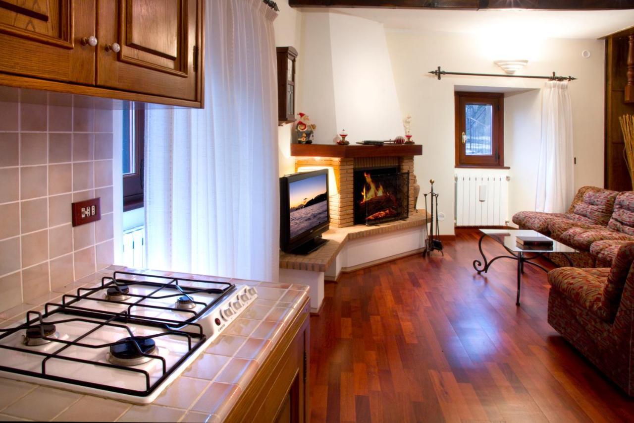 Villa Con Piscina "La Dogana Di Spoleto " 圣安那托利亚迪纳 外观 照片